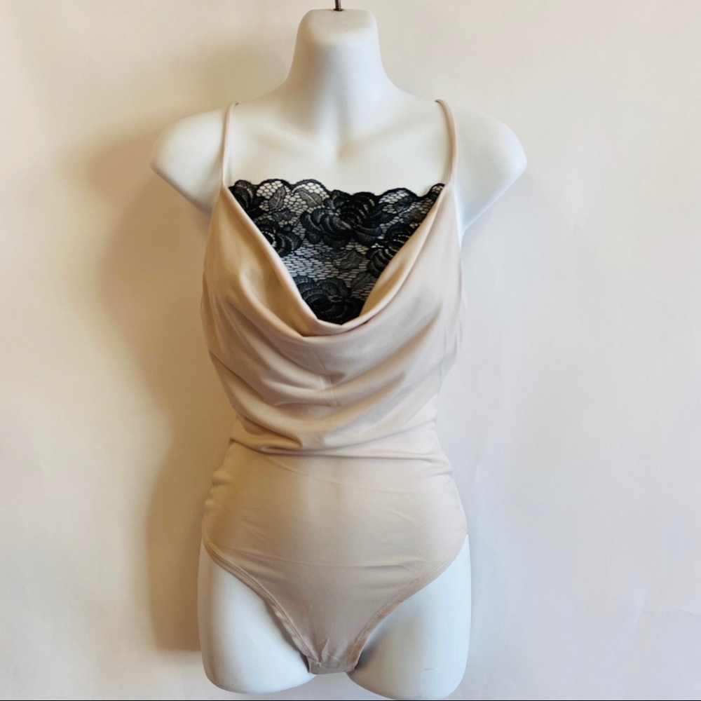 🌺 3/$25 Cream/ Black Lace Bodysuit